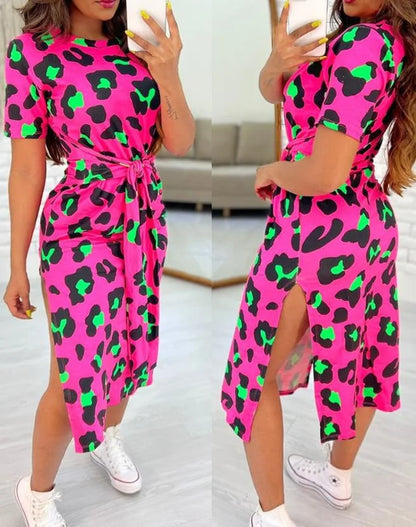 白色豹紋連身裙，繫帶細節，側開衩設計