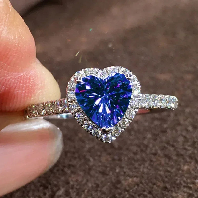 Anillo de corazón de melocotón europeo y americano para mujer, personalizado, con forma de corazón, circón con incrustaciones de diamantes, joyería de moda al por mayor, 2025