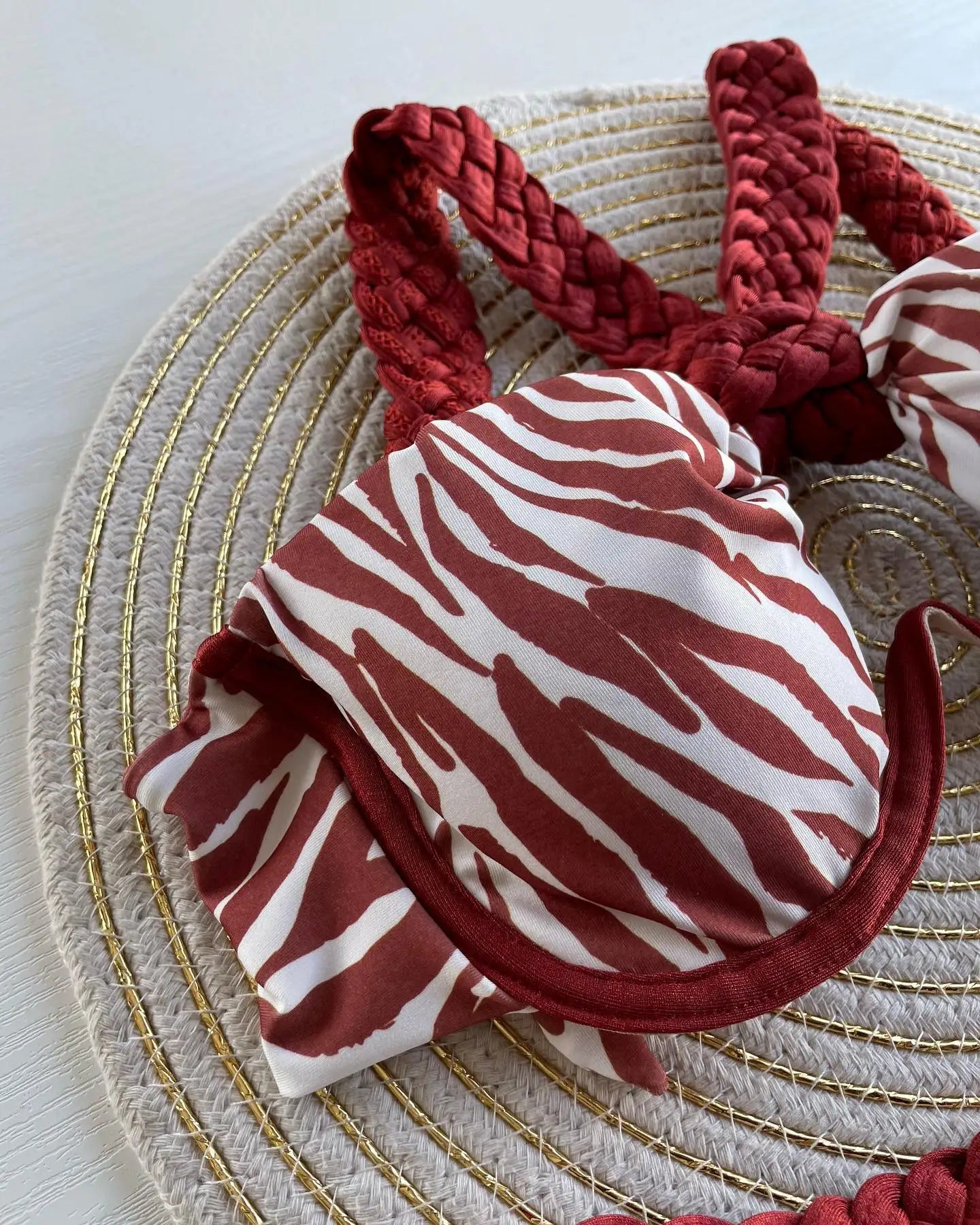 Conjunto de traje de baño de dos piezas con cuello halter y ribete de Franze