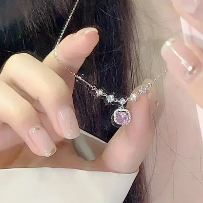Collar con colgante de circonita rosa cuadrada de lujo para mujer, accesorio personalizado de moda para uso diario, joyería para fiestas, regalos de cumpleaños.