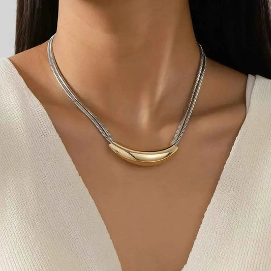 Two-Tone Alloy Curved : Pendant Snake Necklace