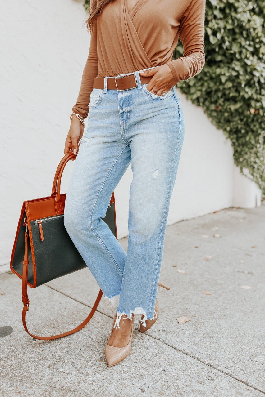 Angie 做舊淺色水洗直筒牛仔褲