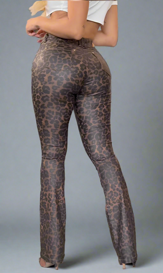 Jeans acampanados con efecto push up colombianos 100 % auténticos Mystic (edición limitada)