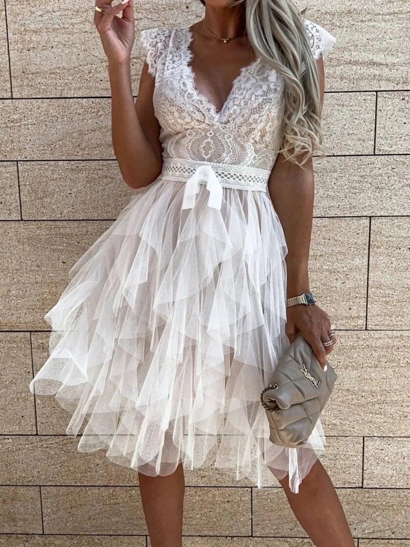 蕾絲V領荷葉邊連身裙