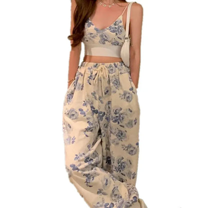 Conjunto floral azul de dos piezas: camisola con cuello en V y pantalón con cordón