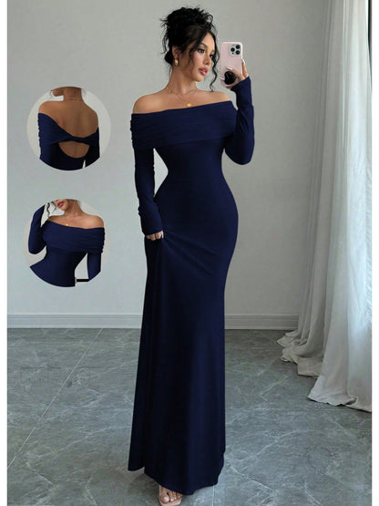 Elegante vestido de noche midi con hombros descubiertos
