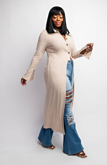 Deliah 大尺碼羅紋針織開襟衫，前襟扣環設計