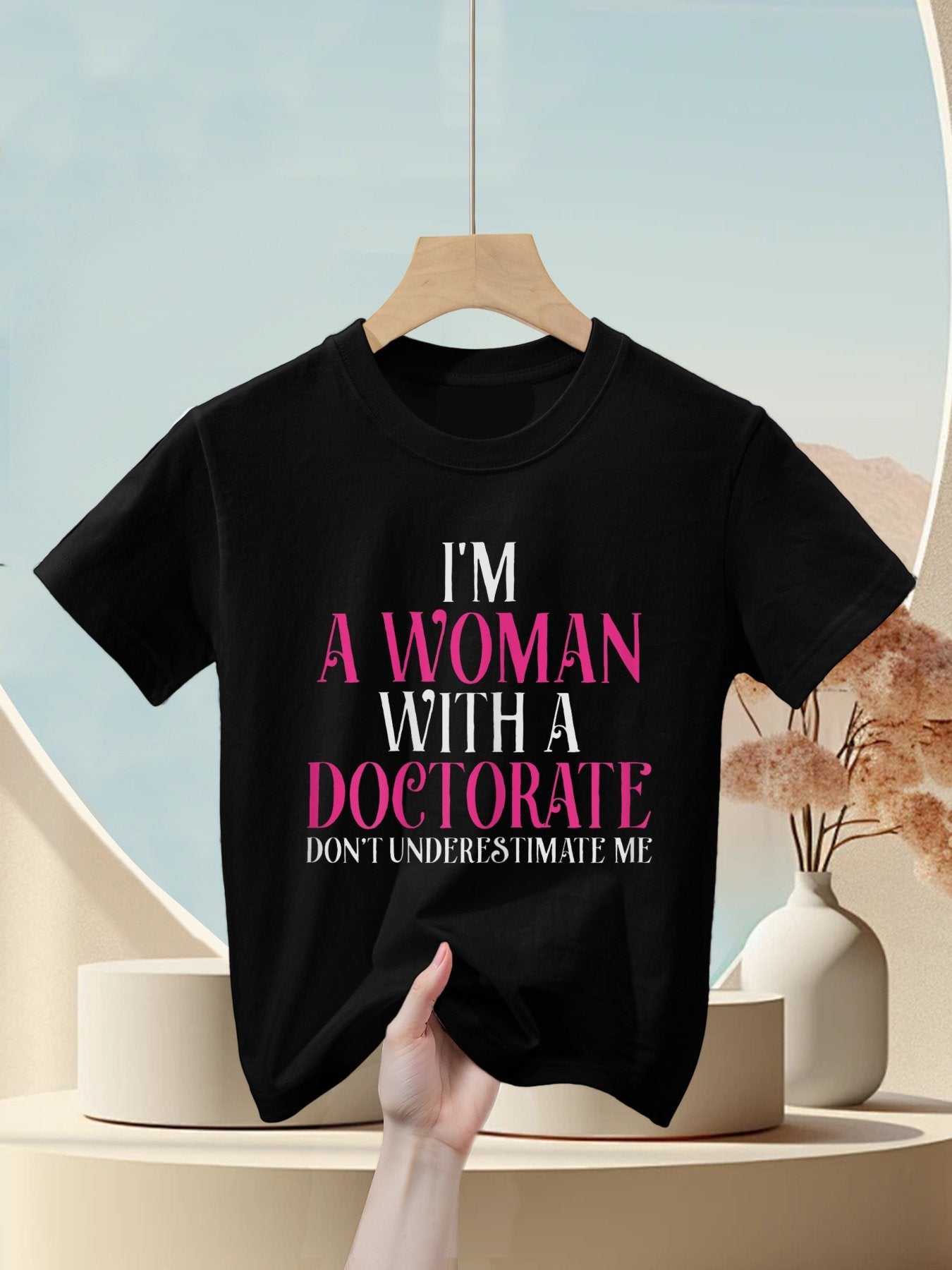 Camiseta infantil con el texto "Mujer con un doctorado", regalo divertido de graduación de doctorado.