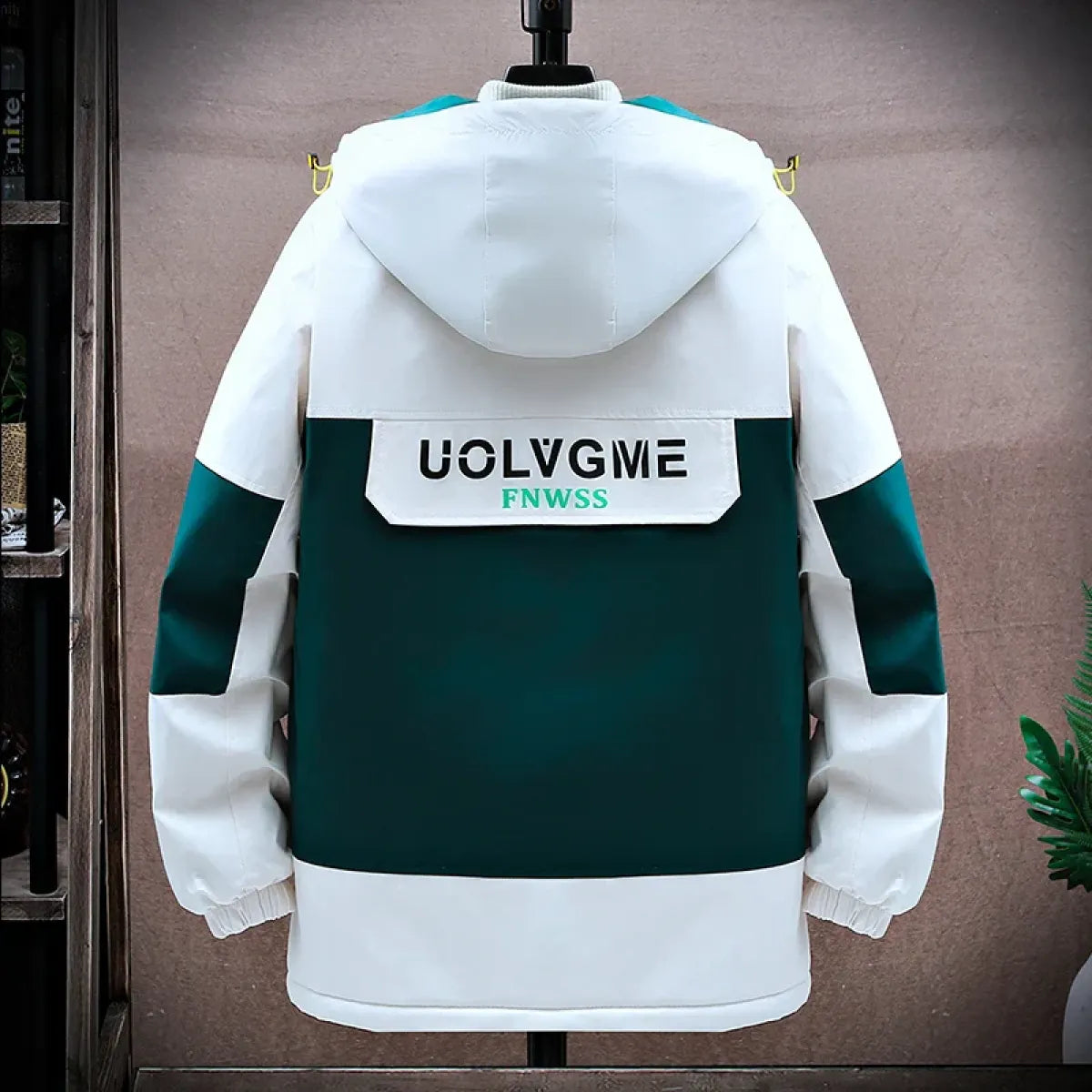 Chaqueta con capucha y bloques de color para hombre