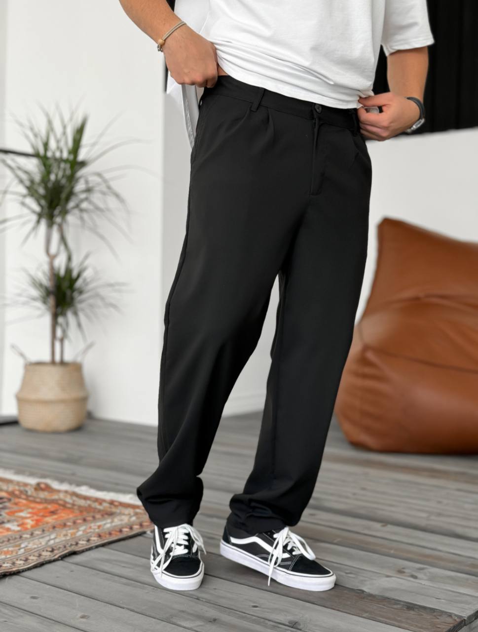 Modern Essential Men's Pleated Trousers – Tailored Comfort for Everyday Refinement