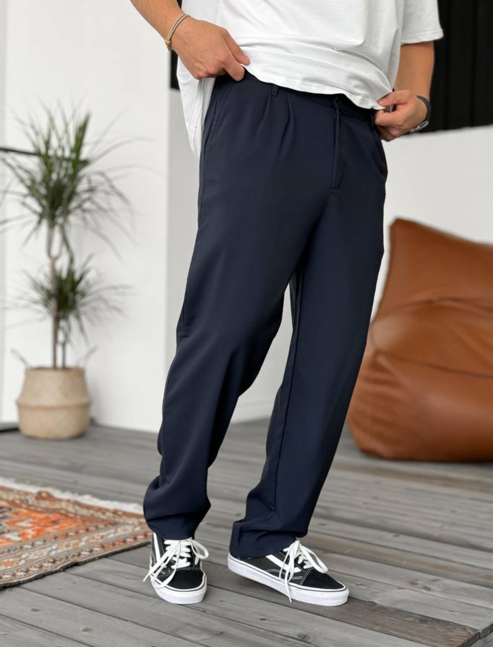 Modern Essential Men's Pleated Trousers – Tailored Comfort for Everyday Refinement