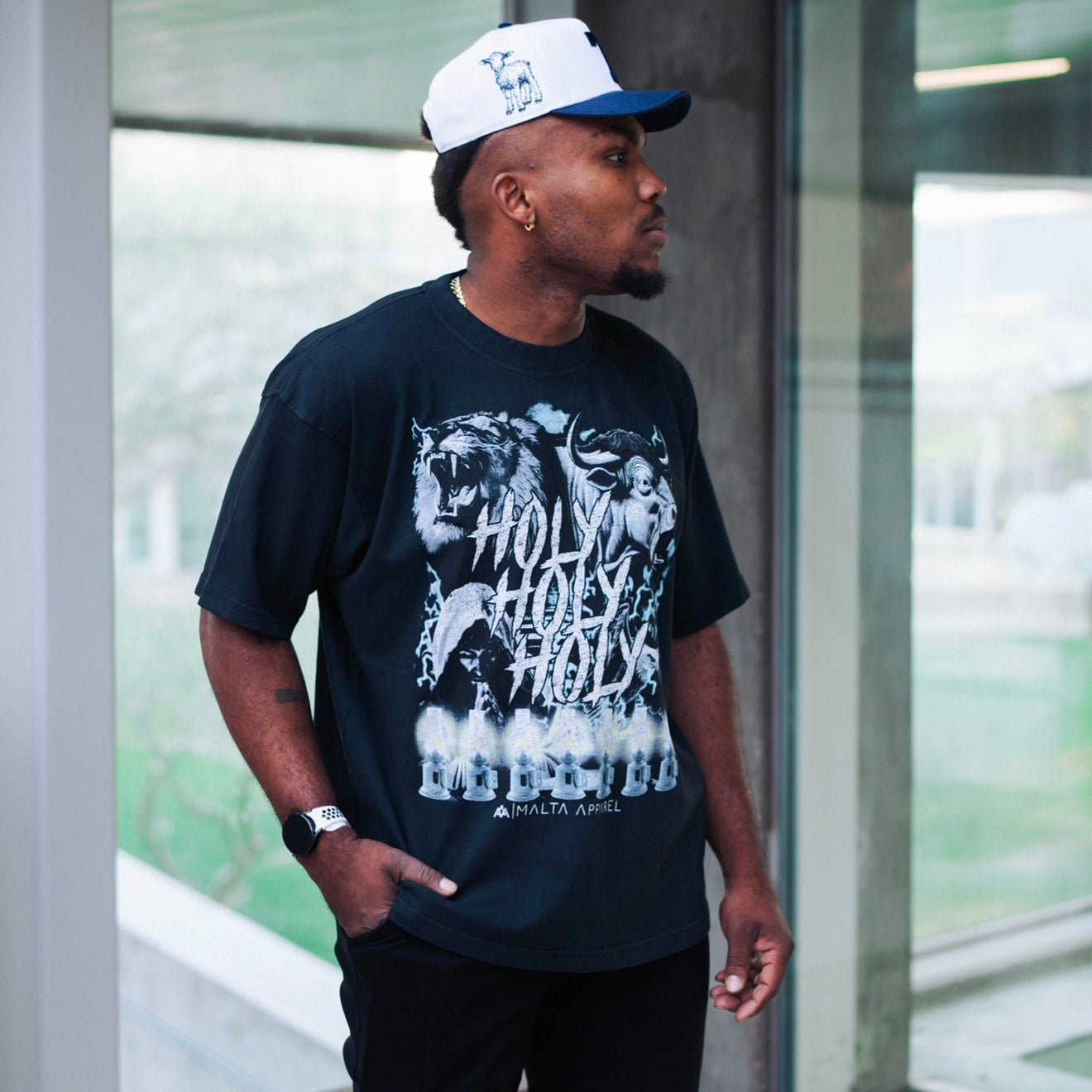 ‘7’ Premium SnapBack - White/Navy