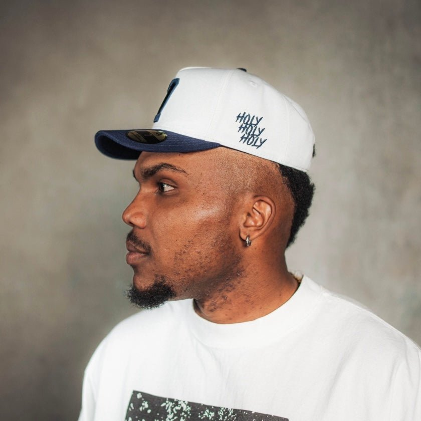 ‘7’ Premium SnapBack - White/Navy