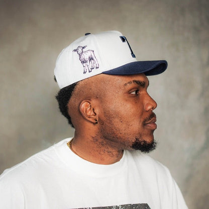 ‘7’ Premium SnapBack - White/Navy