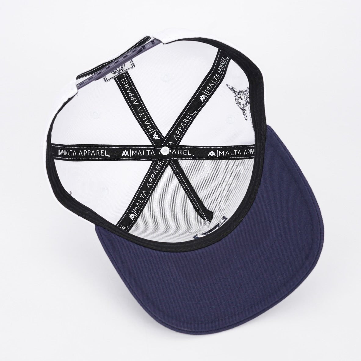 ‘7’ Premium SnapBack - White/Navy