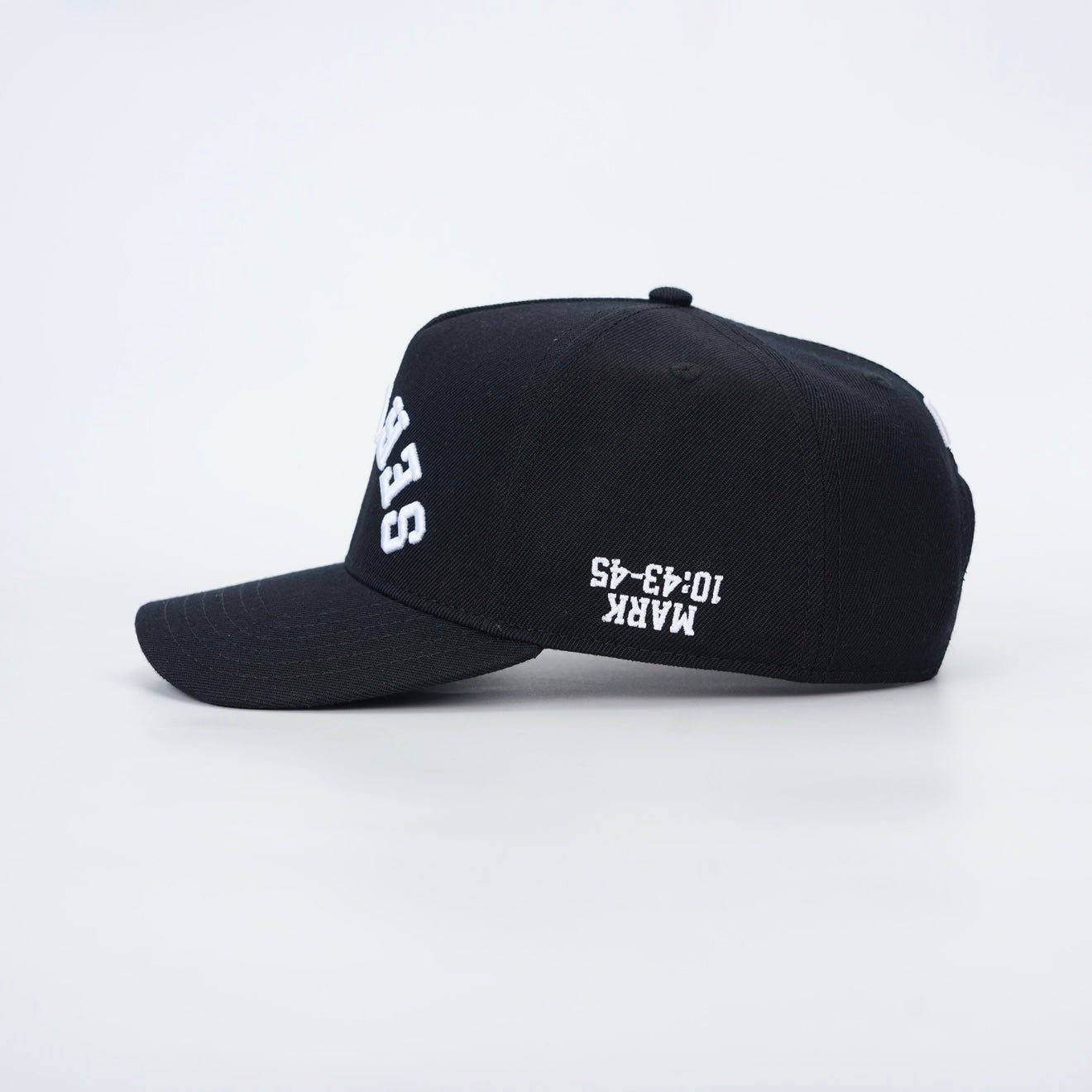 ‘SERVANT’ Premium SnapBack - Black/White