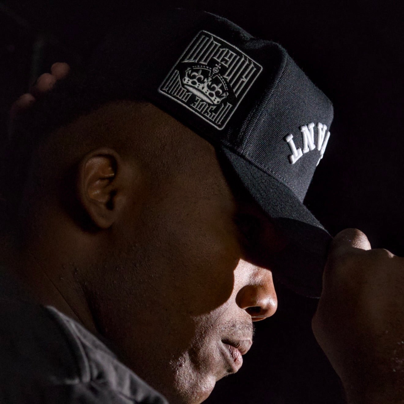 ‘SERVANT’ Premium SnapBack - Black/White