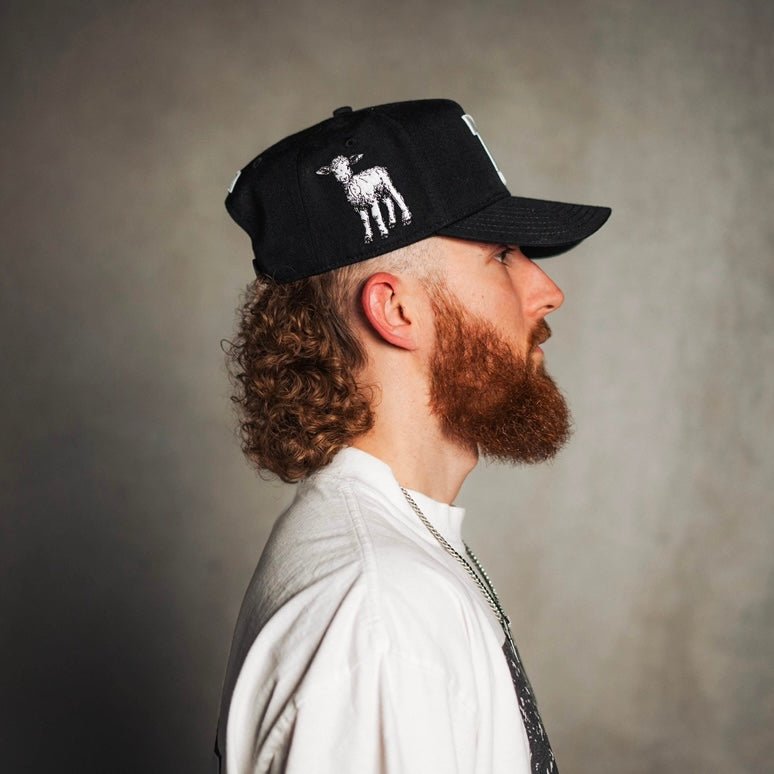 ‘7’ Premium SnapBack - Black/White