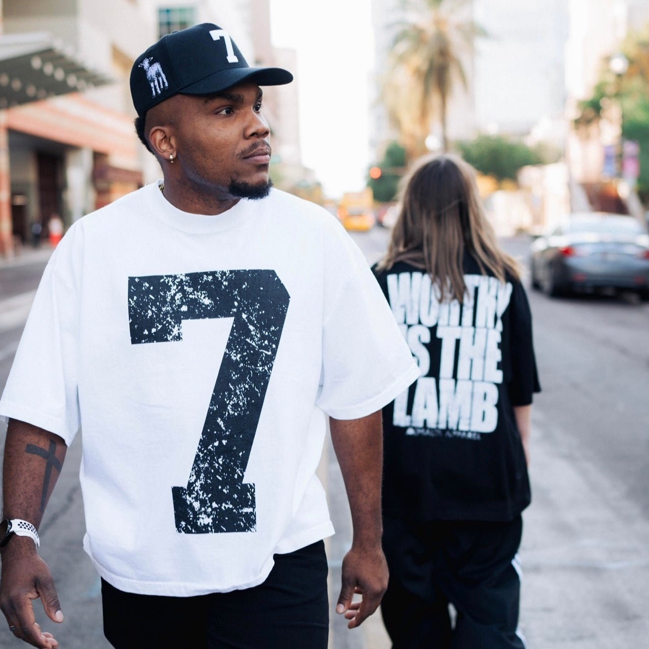 ‘7’ Premium SnapBack - Black/White