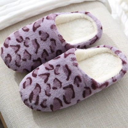 Pantuflas de interior de piel de conejo con estampado de leopardo
